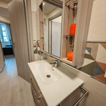 Apartment Domus - Parcheggio Privato Salerno